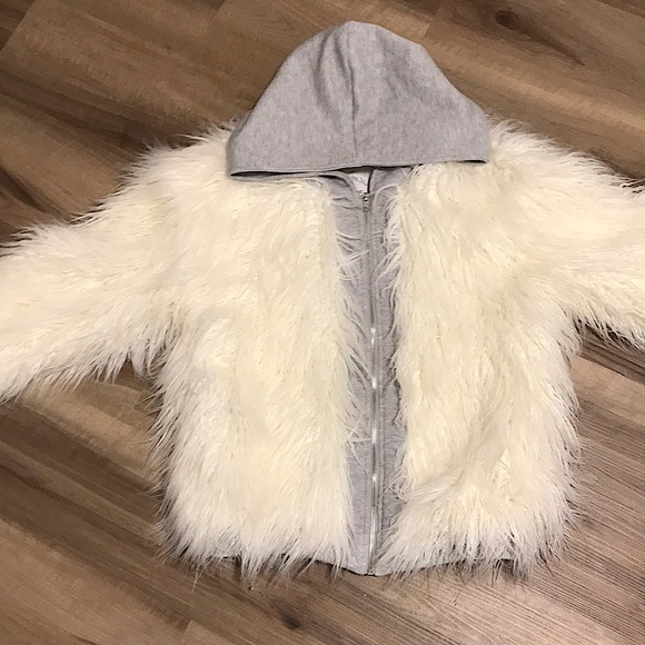 *NEW* Shaggy Faux Fur Coat With Built-In Hoodie - Picture 3 of 7